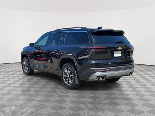 Mosaic Black Metallic 2026 Chevrolet Traverse LT