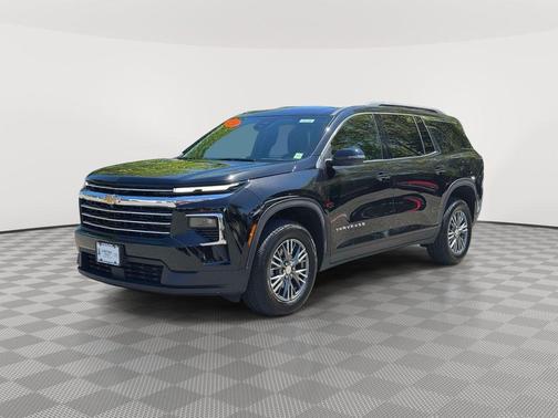 Mosaic Black Metallic 2026 Chevrolet Traverse LT