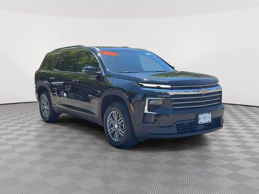 Mosaic Black Metallic 2026 Chevrolet Traverse LT