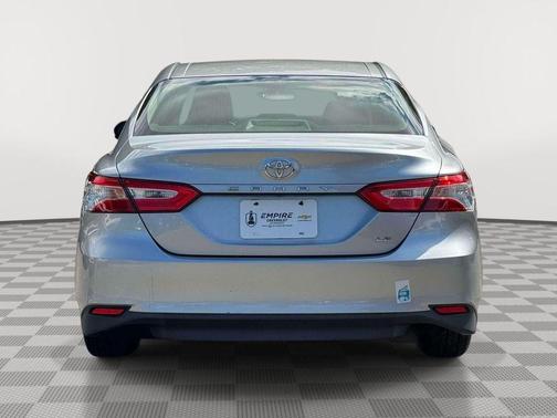 Celestial Silver Metallic 2018 Toyota Camry LE