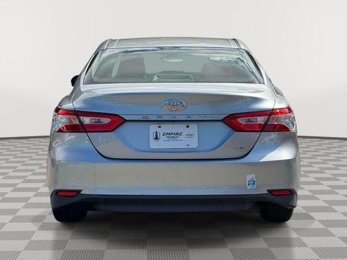 Celestial Silver Metallic 2018 Toyota Camry LE