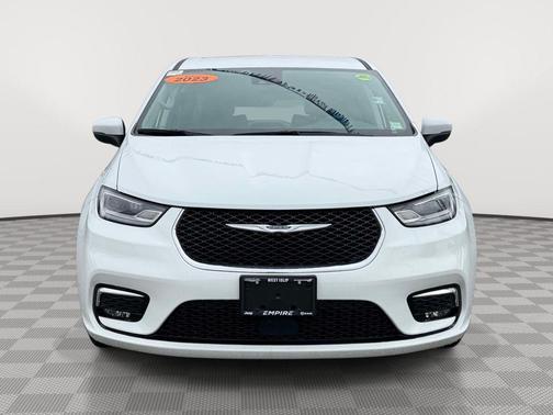 Bright White Clearcoat 2023 Chrysler Pacifica Hybrid Touring L