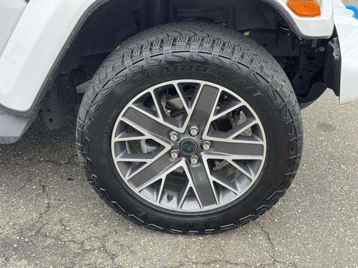 Bright White Clearcoat 2024 Jeep Wrangler 4xe High Altitude