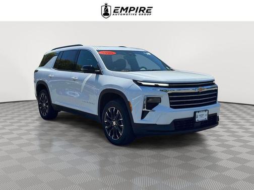 Summit White 2026 Chevrolet Traverse LT