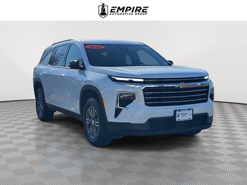 Summit White 2025 Chevrolet Traverse LT