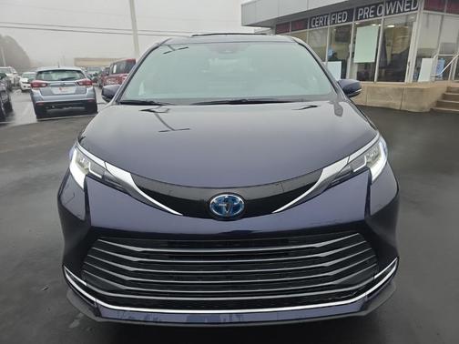 2025 Toyota Sienna Limited