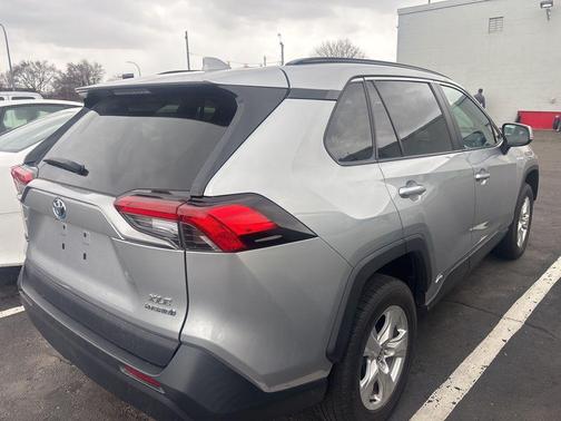 2021 Toyota RAV4 Hybrid XLE