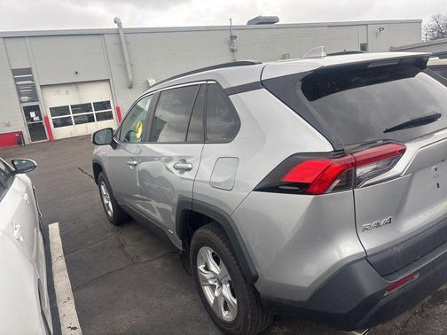 2021 Toyota RAV4 Hybrid XLE