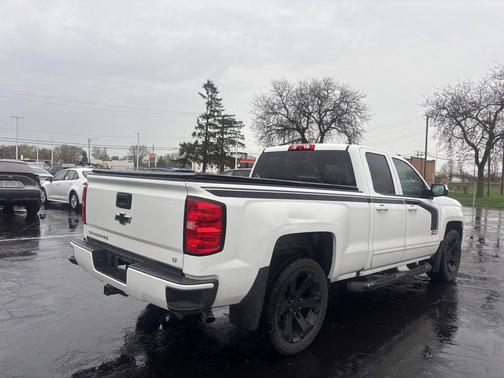 Summit White 2018 Chevrolet Silverado 1500 2LT