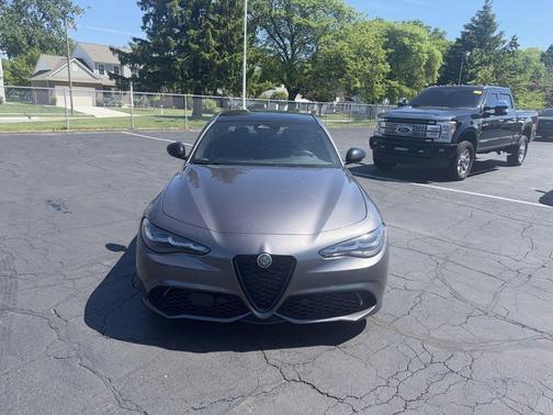 Vesuvio Gray Metallic 2025 Alfa Romeo Giulia RWD