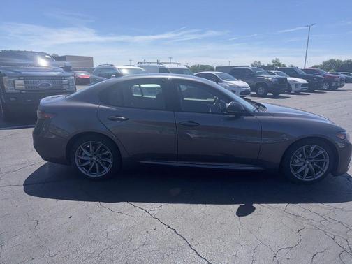 Vesuvio Gray Metallic 2025 Alfa Romeo Giulia RWD
