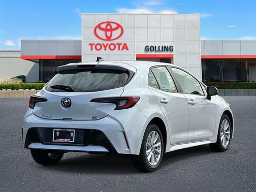 Wind Chill Pearl 2026 Toyota Corolla SE