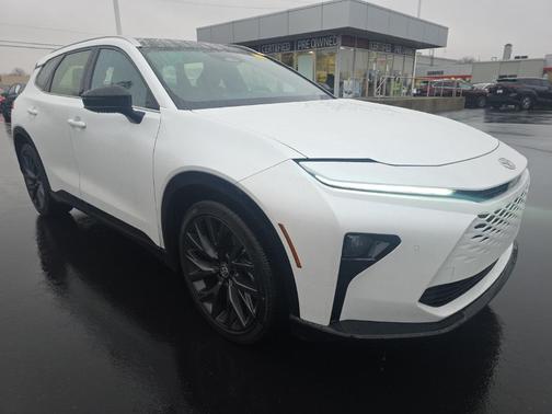 2025 Toyota Crown Signia Limited