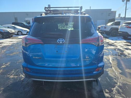 2017 Toyota RAV4 Hybrid SE