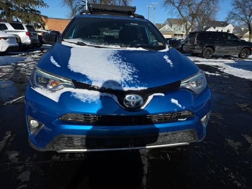 2017 Toyota RAV4 Hybrid SE