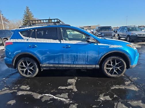 2017 Toyota RAV4 Hybrid SE
