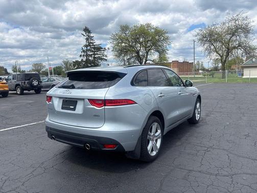 Gray 2018 Jaguar F-PACE 35t R-Sport