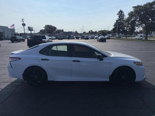 2020 Toyota Camry SE