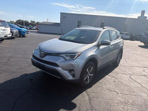 Silver Sky Metallic 2018 Toyota RAV4 XLE