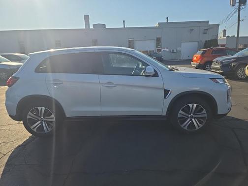 2022 Mitsubishi Outlander Sport SE