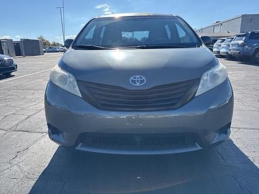 2013 Toyota Sienna SE