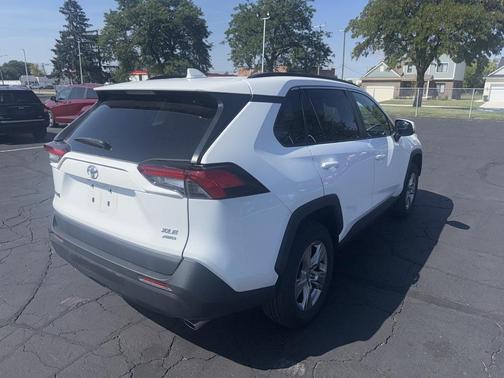 2023 Toyota RAV4 XLE
