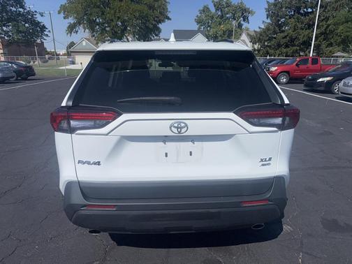 2023 Toyota RAV4 XLE