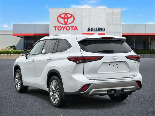 2026 Toyota Highlander Hybrid Platinum
