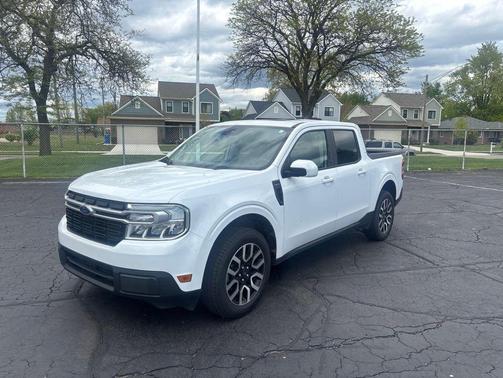 Oxford White 2023 Ford Maverick Lariat