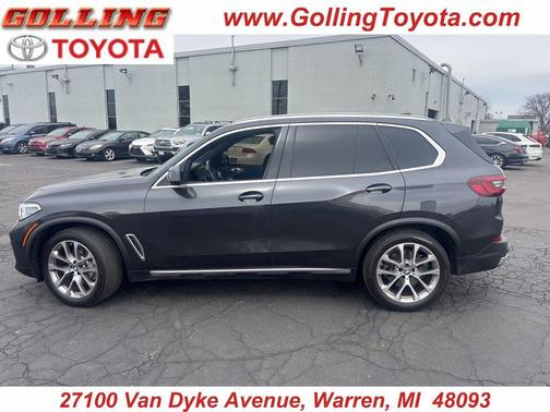 Dark Graphite Metallic 2022 BMW X5 xDrive40i