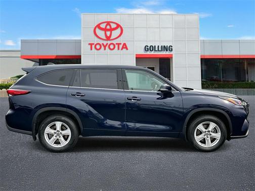 2022 Toyota Highlander LE