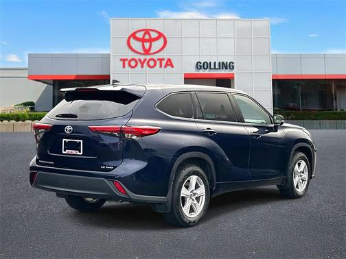2022 Toyota Highlander LE