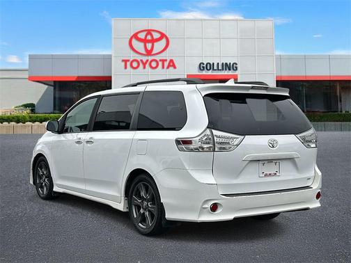 2019 Toyota Sienna SE