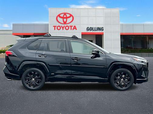 2022 Toyota RAV4 Hybrid SE