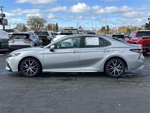 2023 Toyota Camry SE