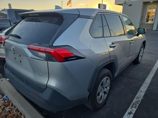 2023 Toyota RAV4 LE