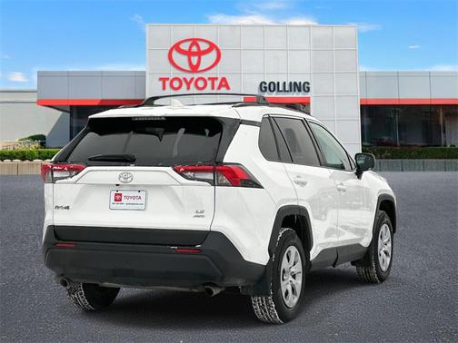 2021 Toyota RAV4 LE