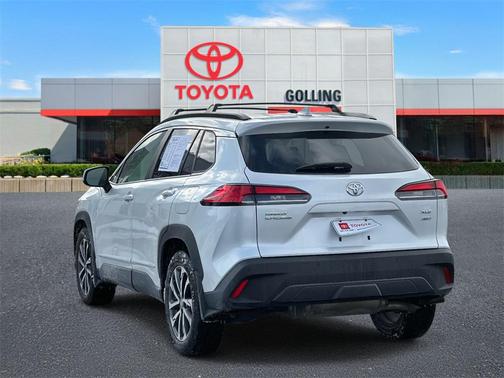 2023 Toyota Corolla Cross XLE