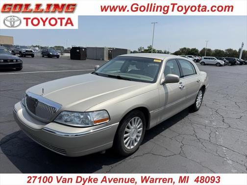 2004 Lincoln Town Car Signature