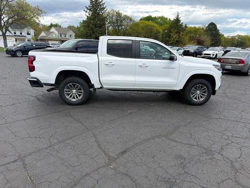 Summit White 2023 Chevrolet Colorado LT