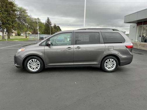 2015 Toyota Sienna XLE