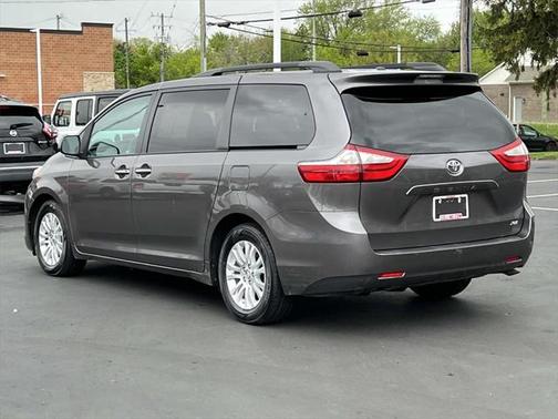 2015 Toyota Sienna XLE