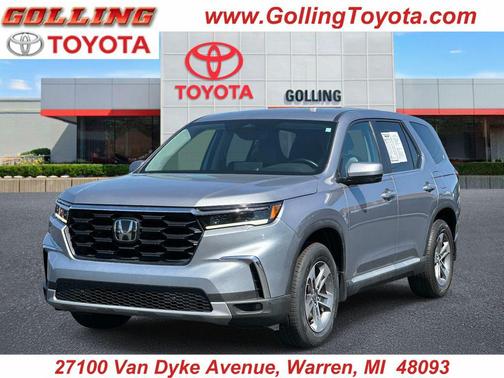 Silver Metallic 2023 Honda Pilot 2WD EX-L 7 Passenger