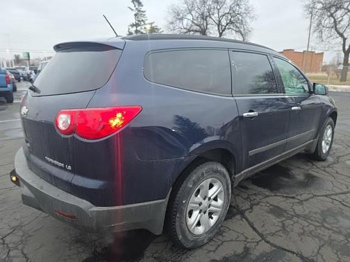 2011 Chevrolet Traverse LS
