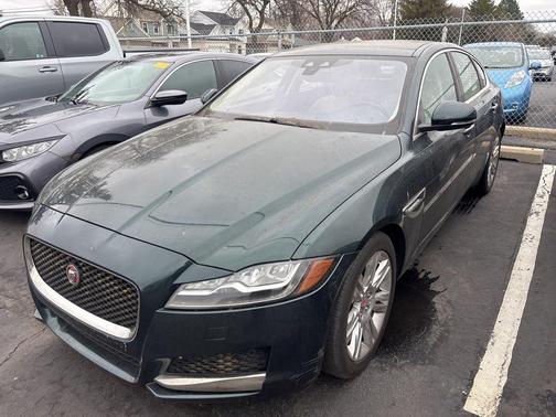British Racing Green Metallic 2017 Jaguar XF 35t Premium