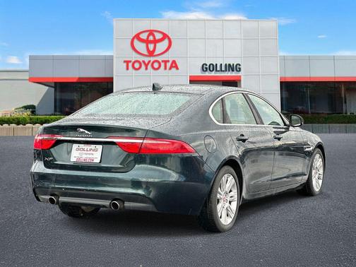 British Racing Green Metallic 2017 Jaguar XF 35t Premium