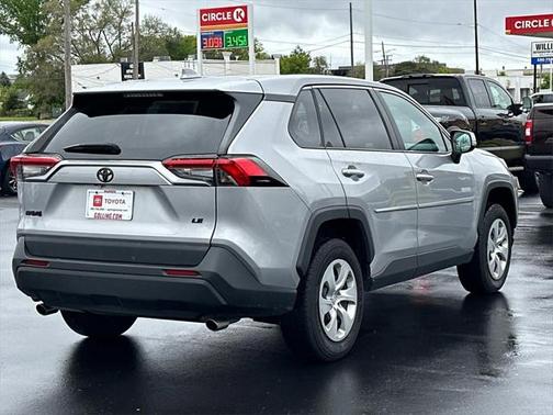 2022 Toyota RAV4 LE