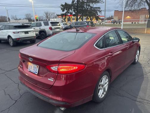 2014 Ford Fusion SE