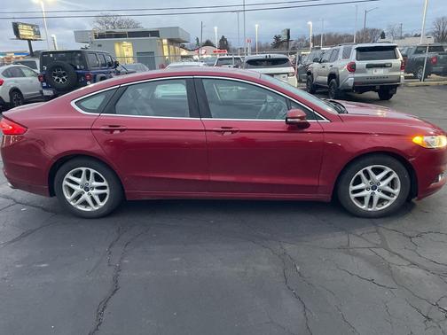 2014 Ford Fusion SE