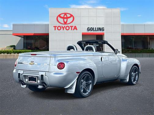 2004 Chevrolet SSR Base